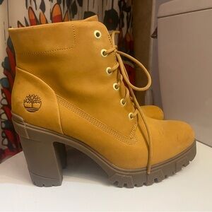 Timberland Women’s Wheat Lace-Up Lug-Heel Ankle Boot